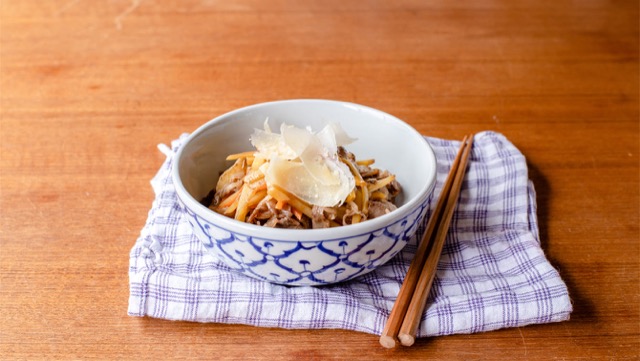 肉じゃがきんぴらチーズのせのレシピ