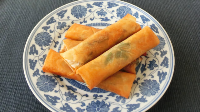 春巻きを揚げずにパリッと!プロが伝授、具材をきれいに包むコツ 春巻きを揚げずにパリッと!プロが伝授、具材をきれいに包むコツ