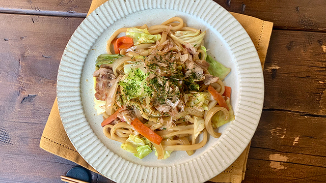 醤油味の焼うどんレシピ！プロの炒める順番＆モチッと食感のコツ